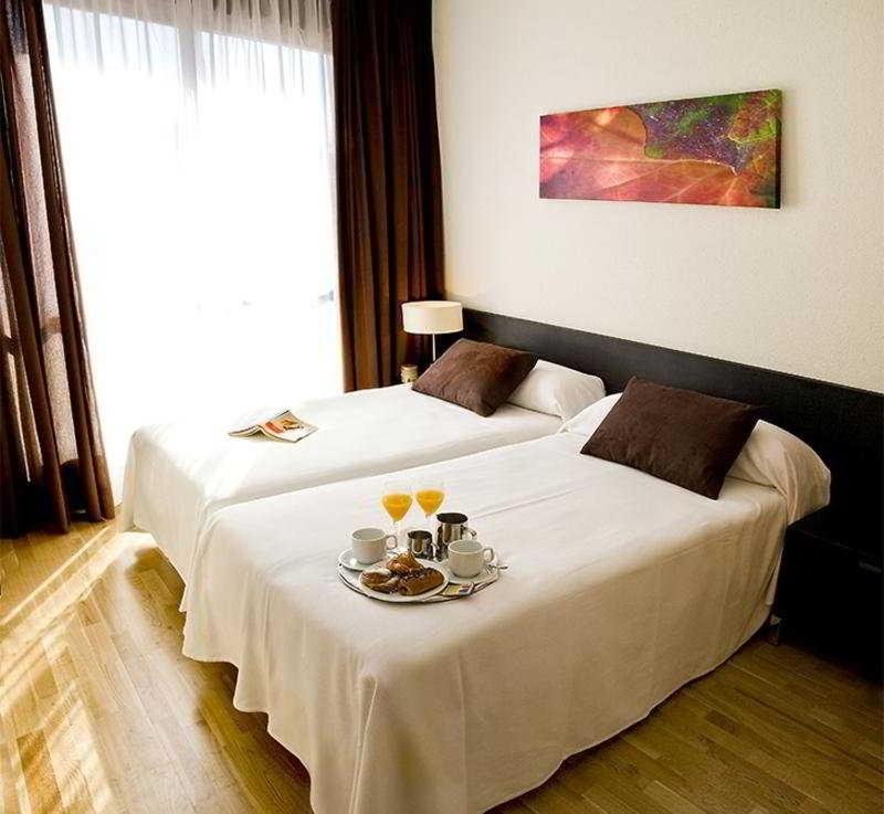 Compostela Suites Madrid Pokoj fotografie